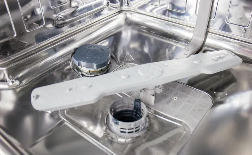 dishwasher-interior-arm